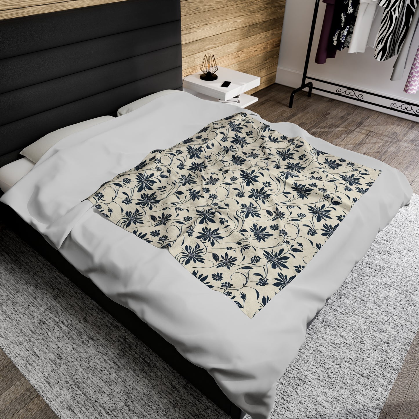 Simple Navy Flower Pattern Velveteen Plush Blanket