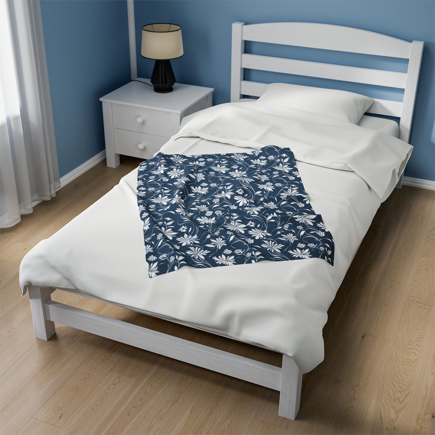 Simple White Flower on Indigo Pattern Velveteen Plush Blanket