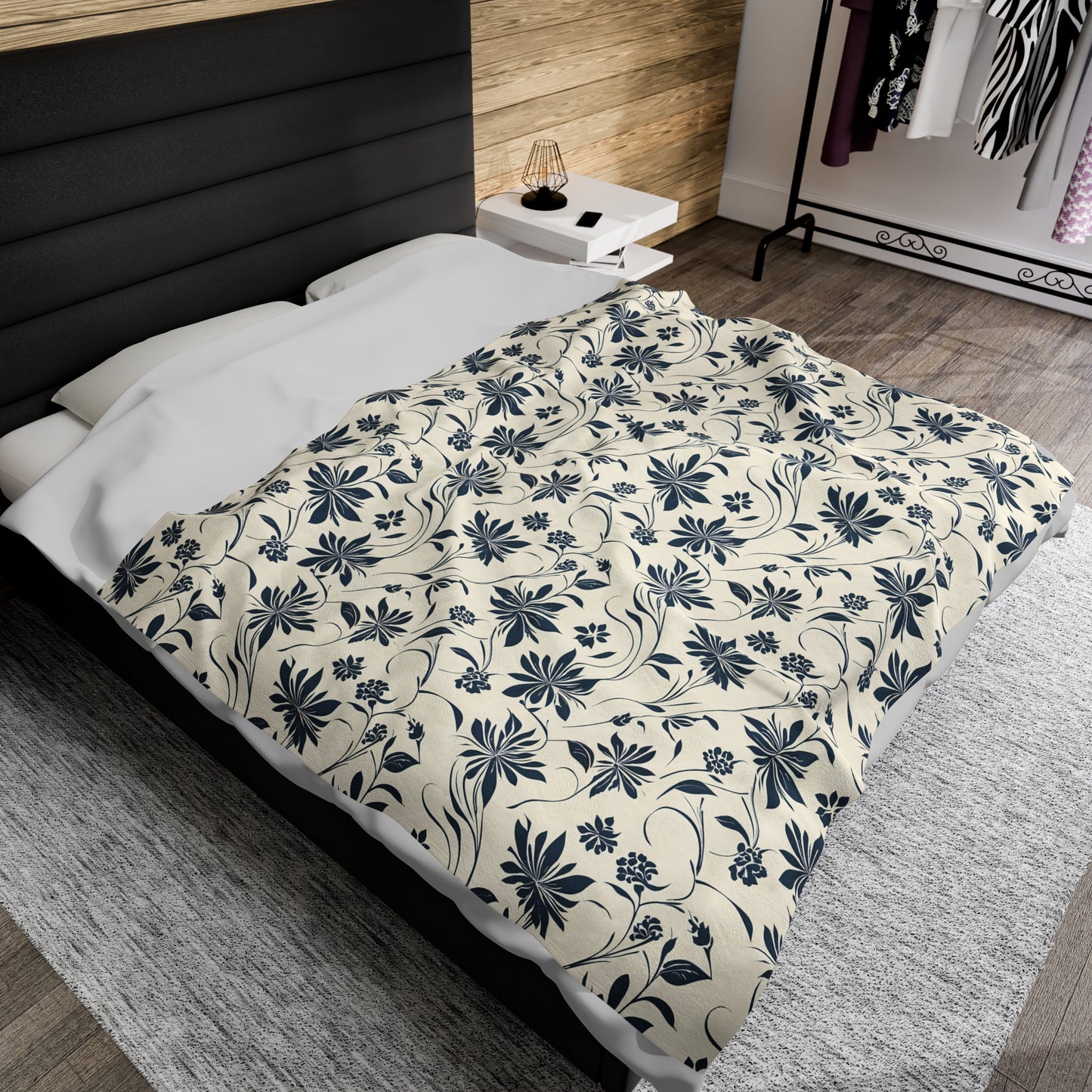 Simple Navy Flower Pattern Velveteen Plush Blanket